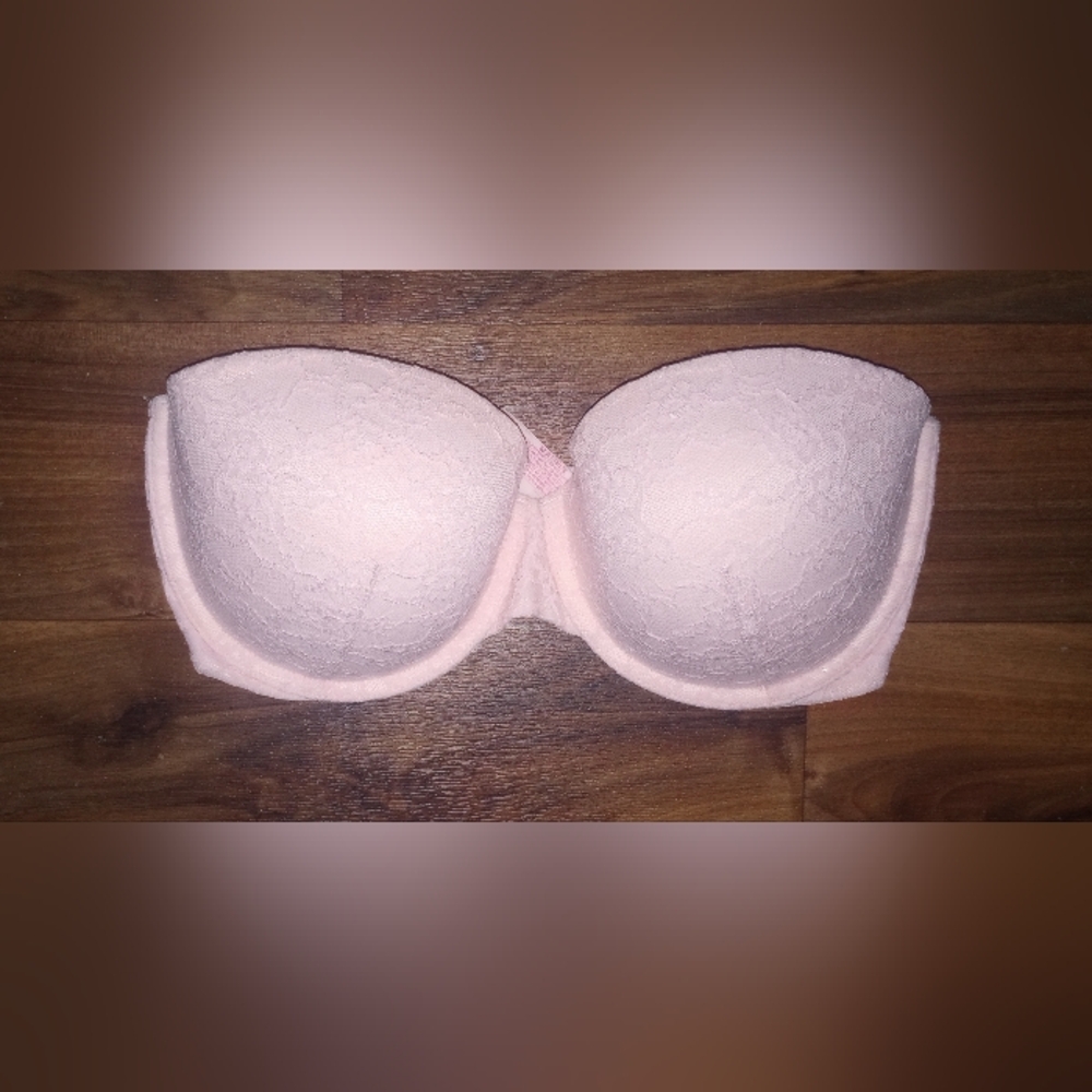 Victoria's Secret light pink lace strapless bra